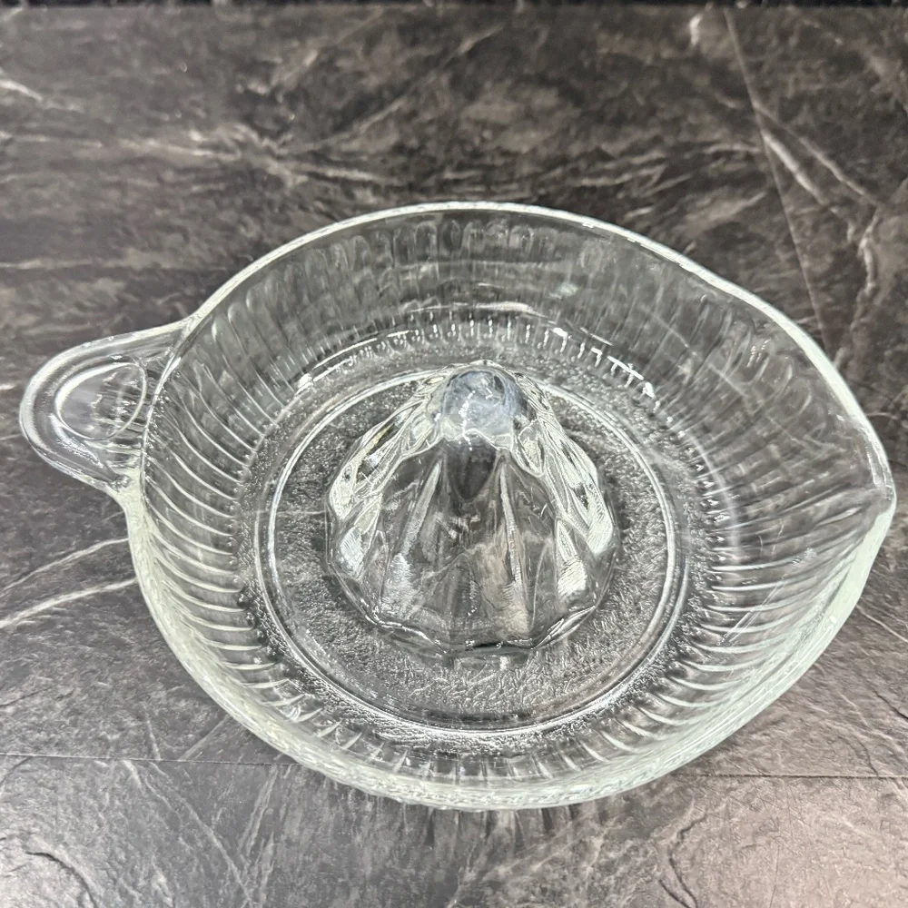 Glass Ribbed Citrus Juicer